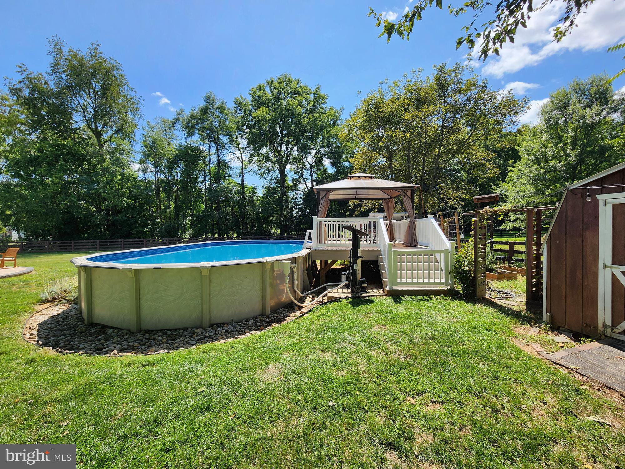 PEMBROKE GROVE - Residential