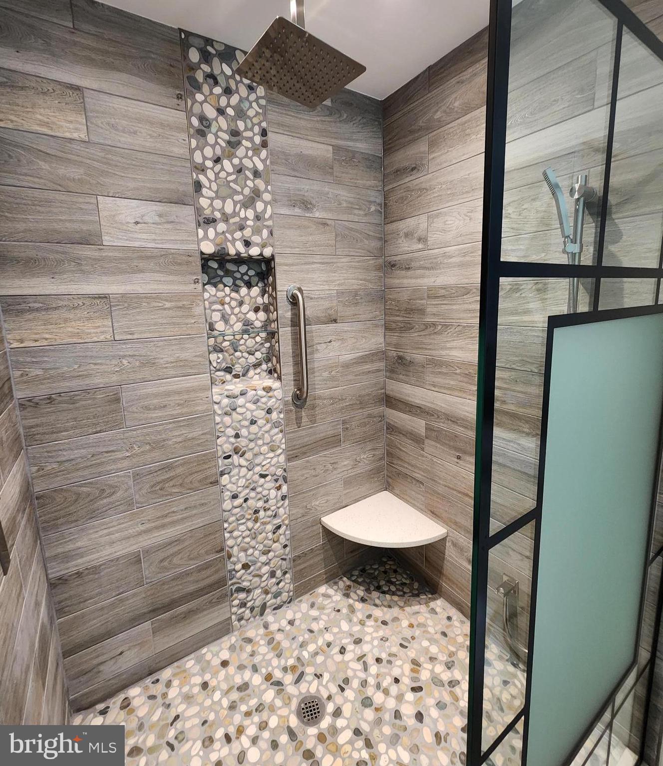 PEMBROKE GROVE - Residential