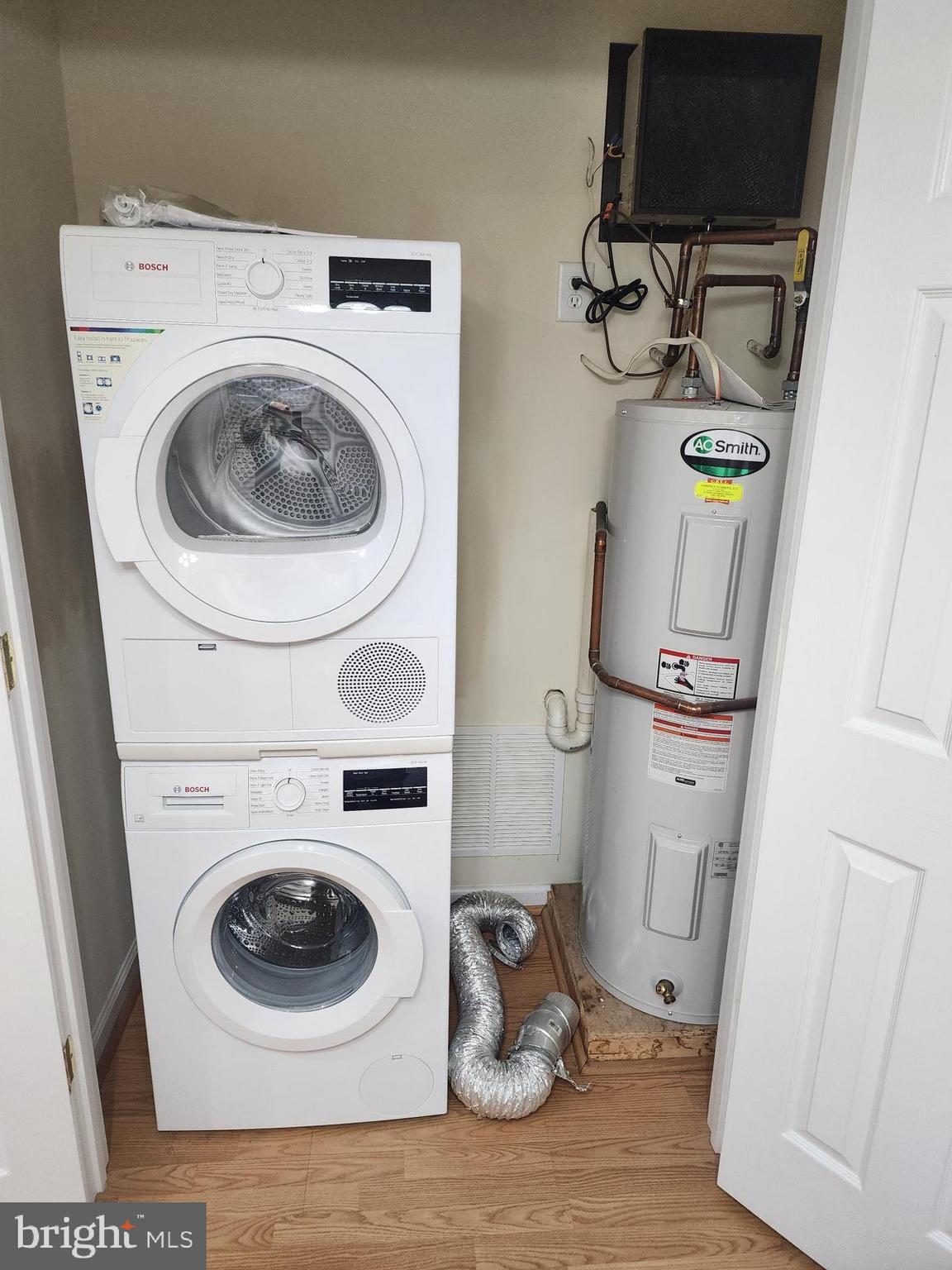 PEMBROKE GROVE - Residential