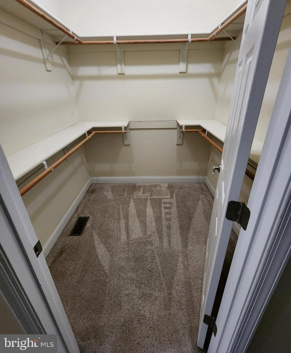 PEMBROKE GROVE - Residential