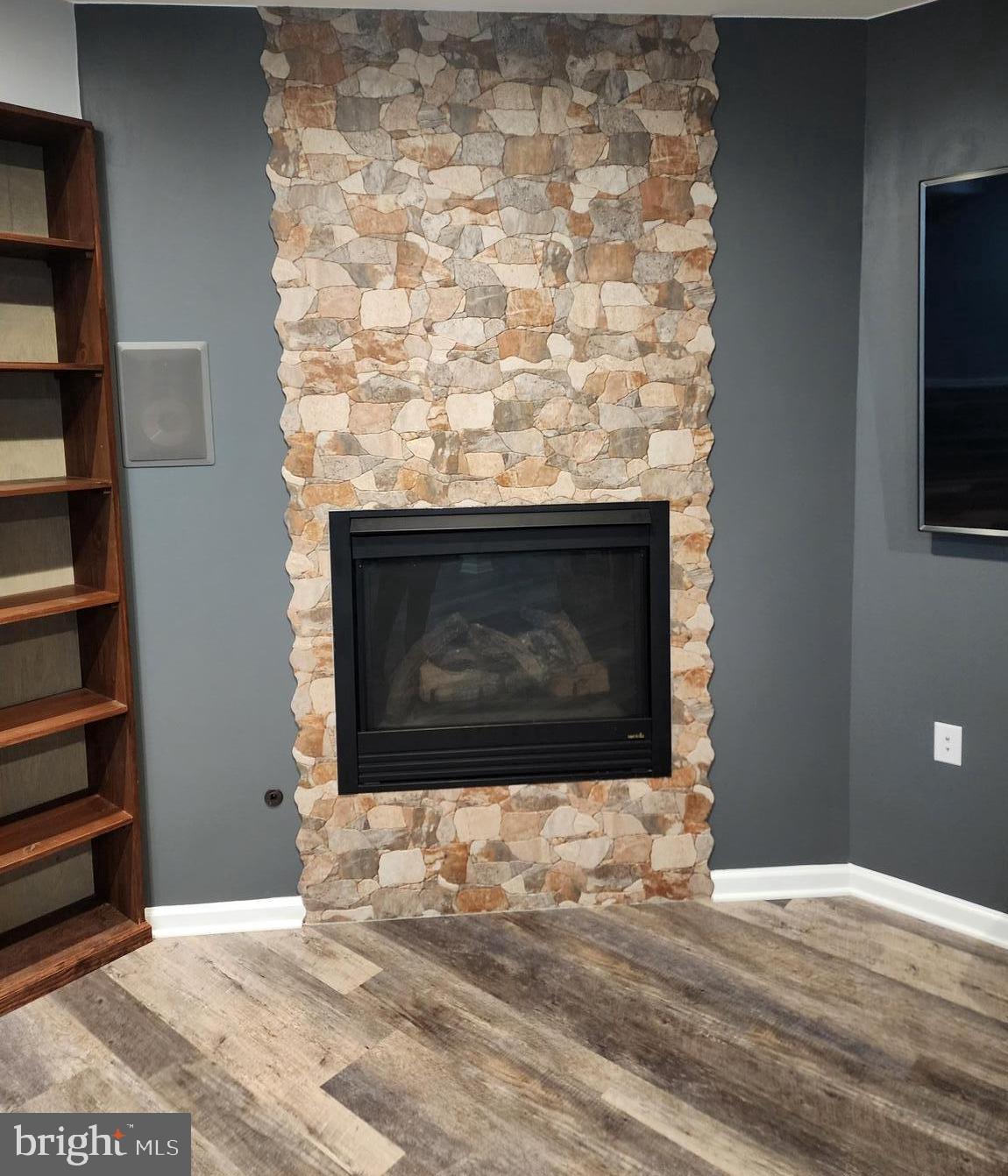 PEMBROKE GROVE - Residential