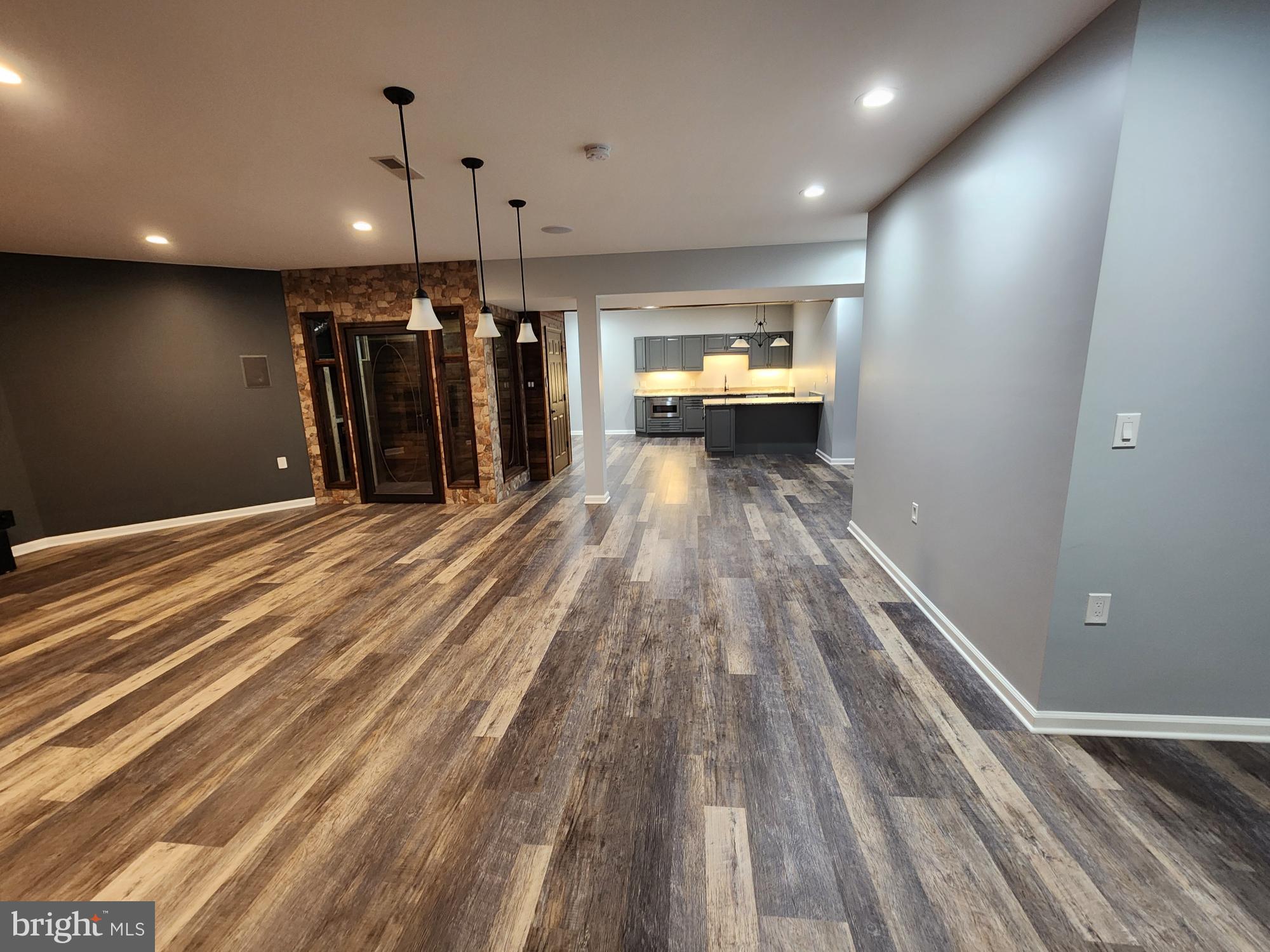 PEMBROKE GROVE - Residential