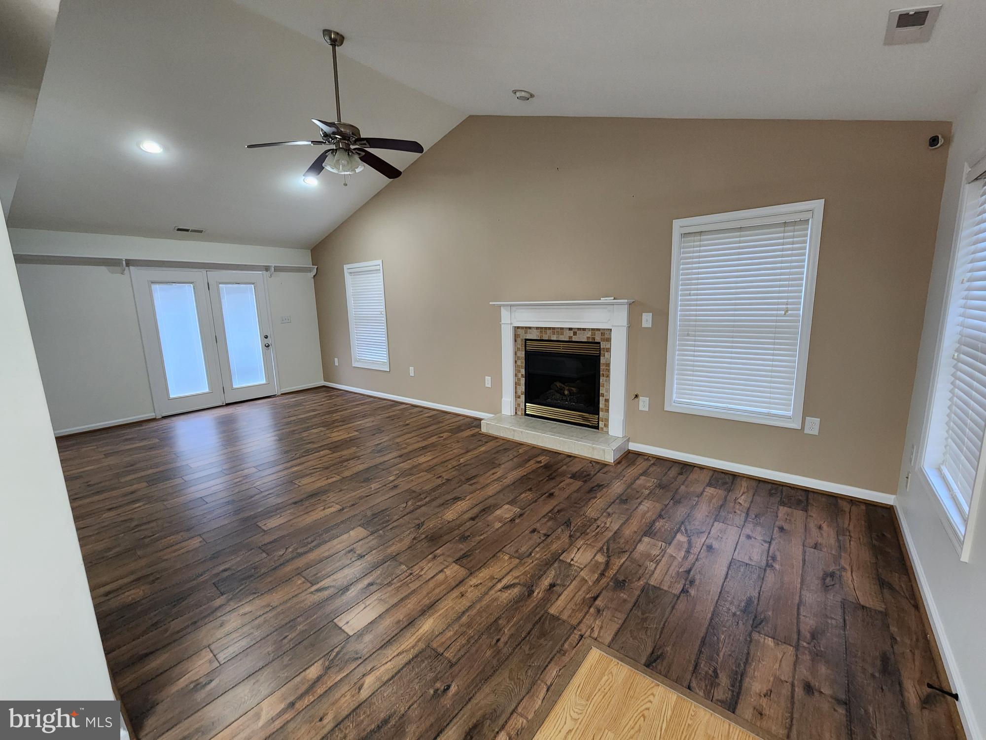 PEMBROKE GROVE - Residential