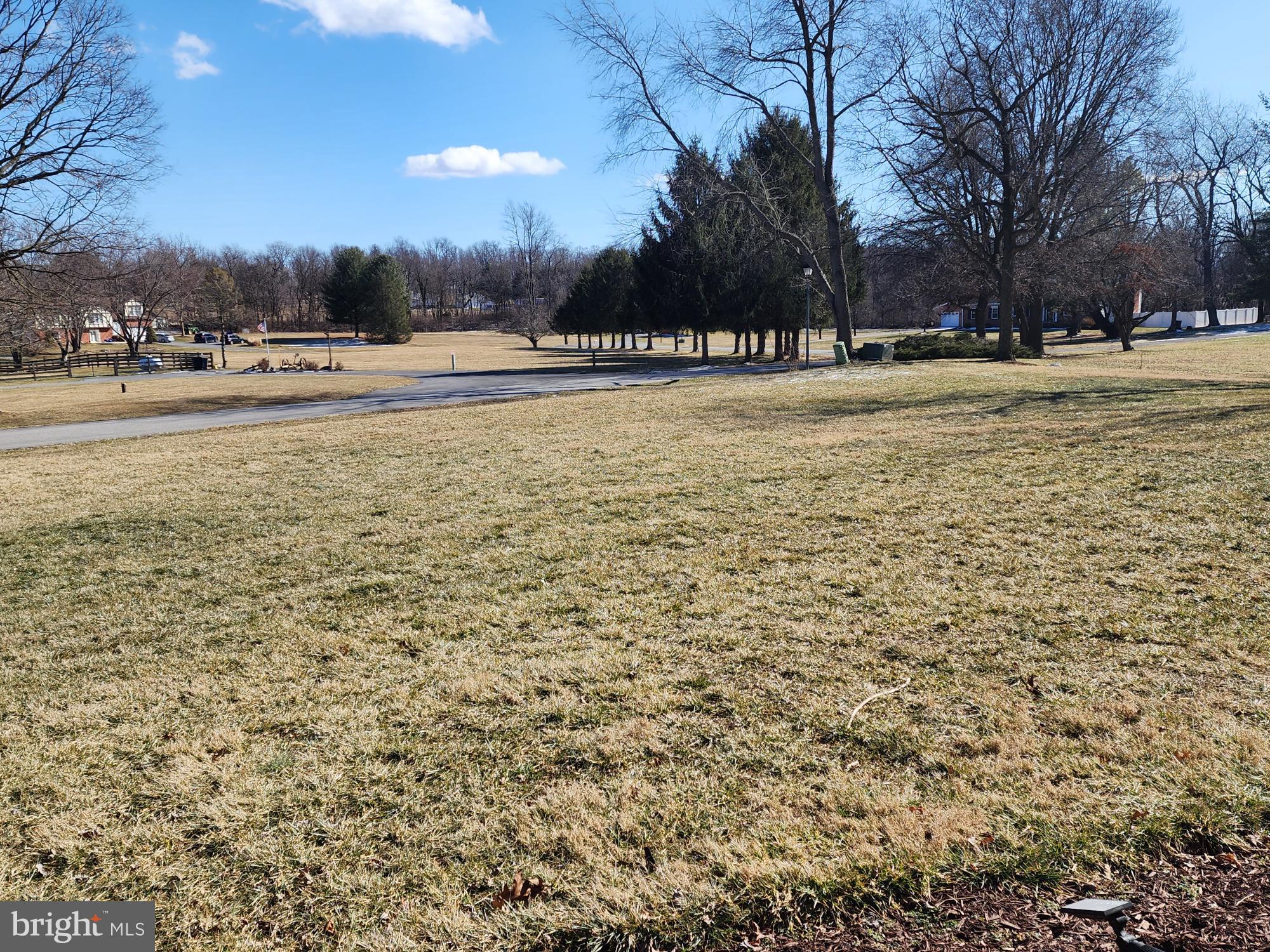 PEMBROKE GROVE - Residential