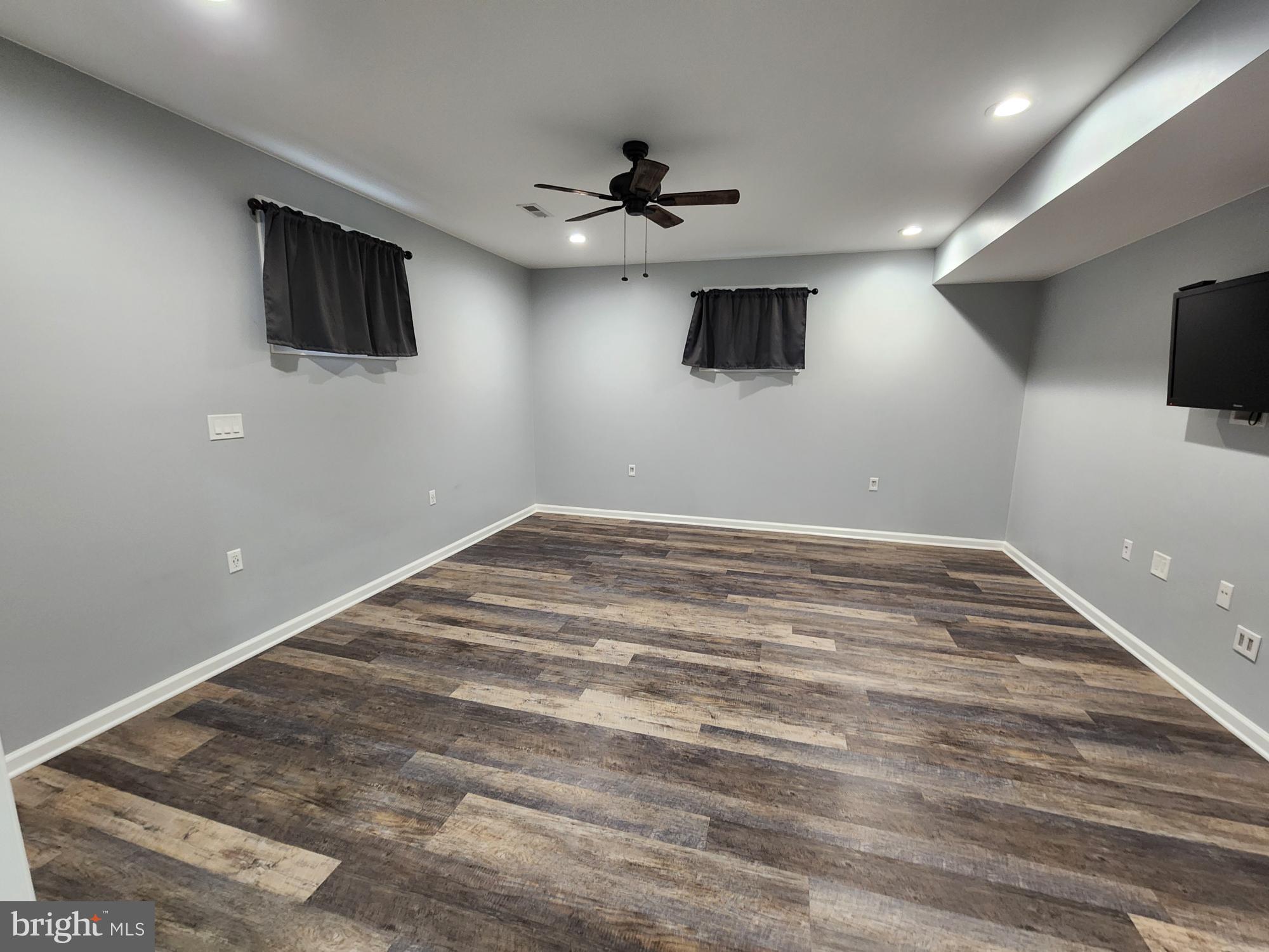 PEMBROKE GROVE - Residential