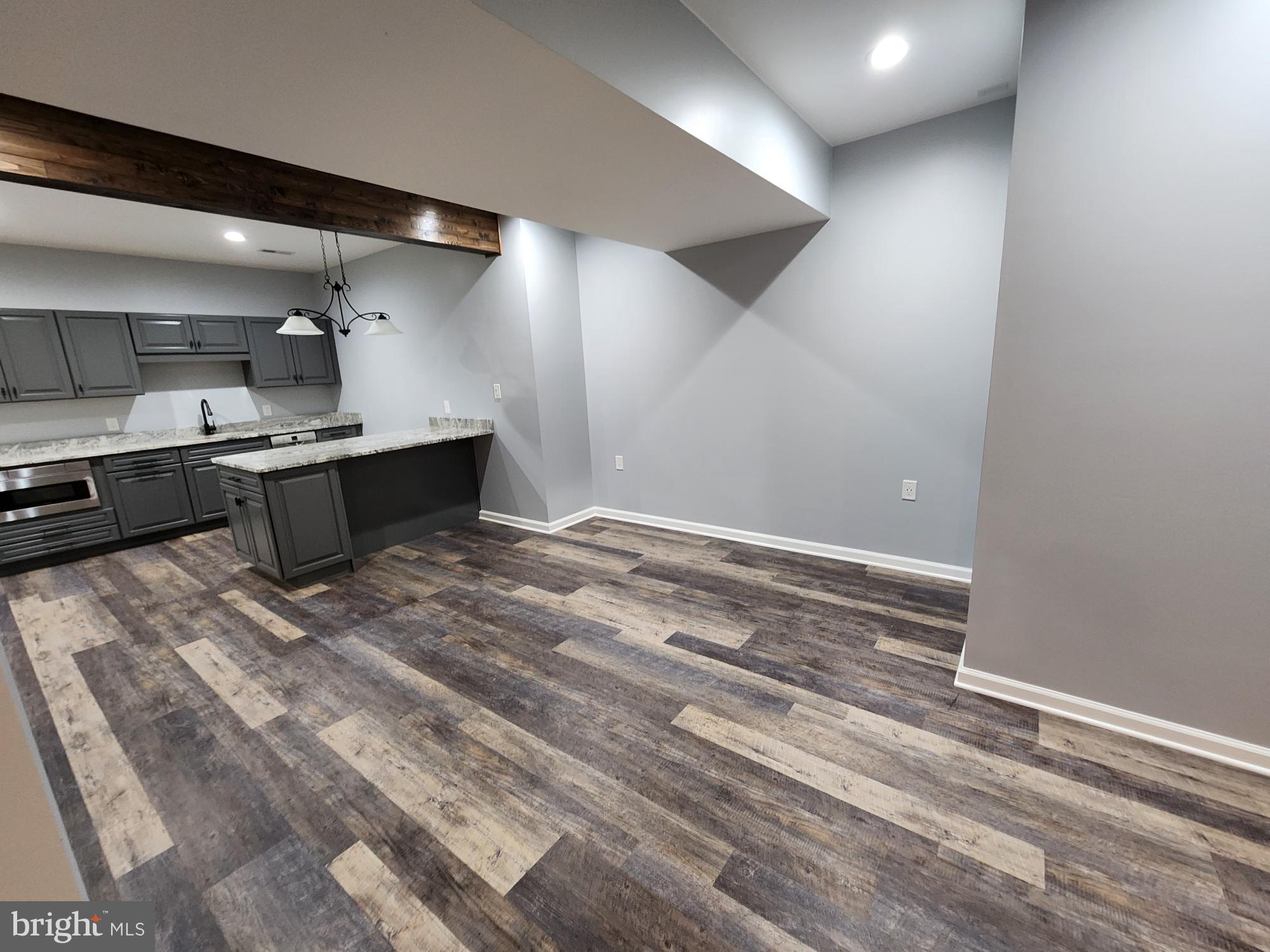 PEMBROKE GROVE - Residential