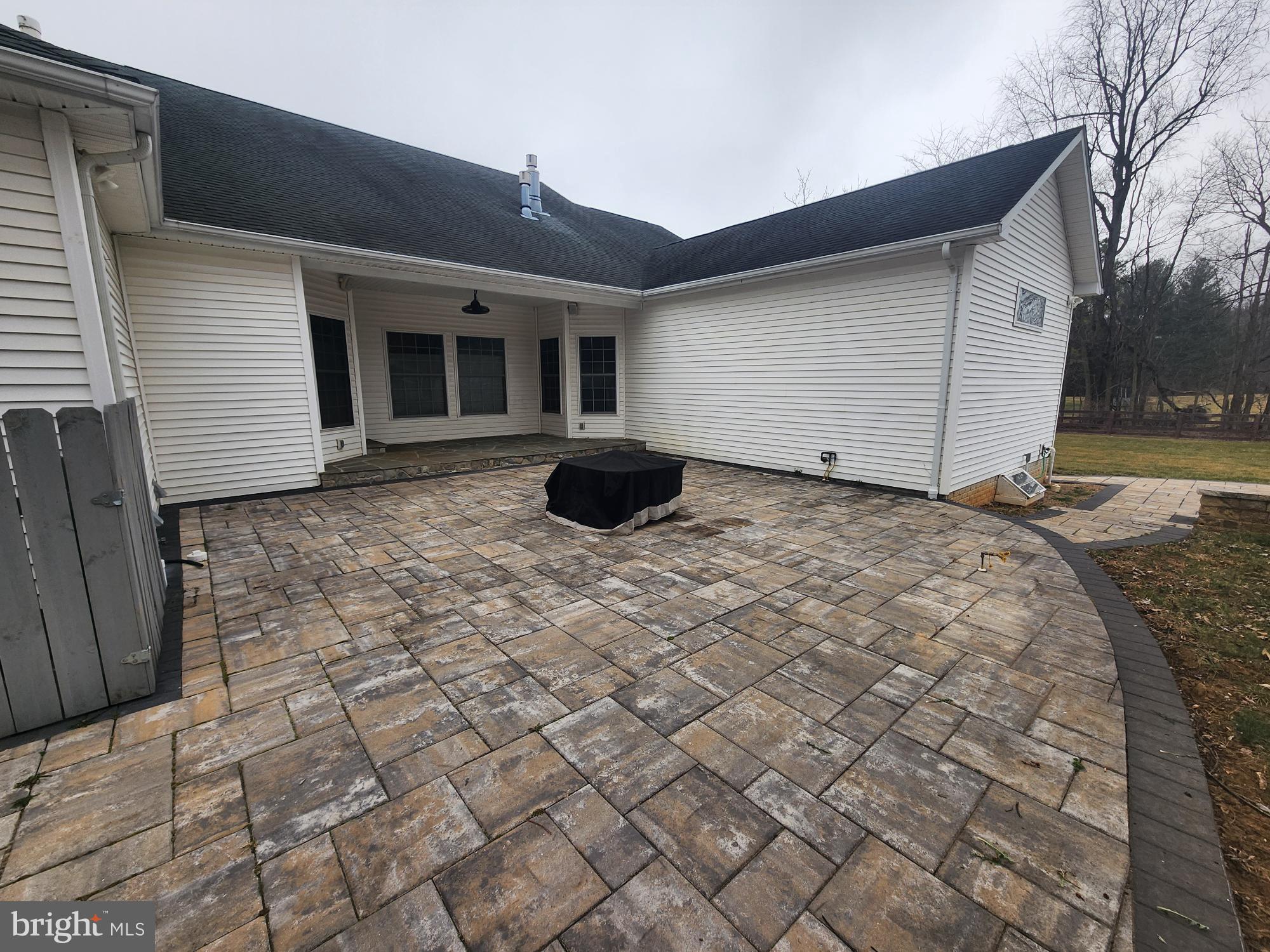 PEMBROKE GROVE - Residential