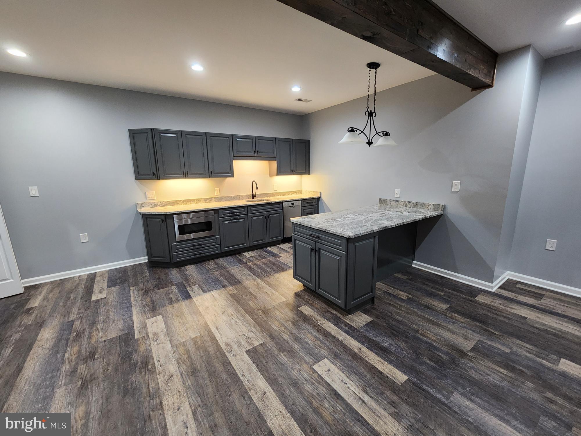 PEMBROKE GROVE - Residential