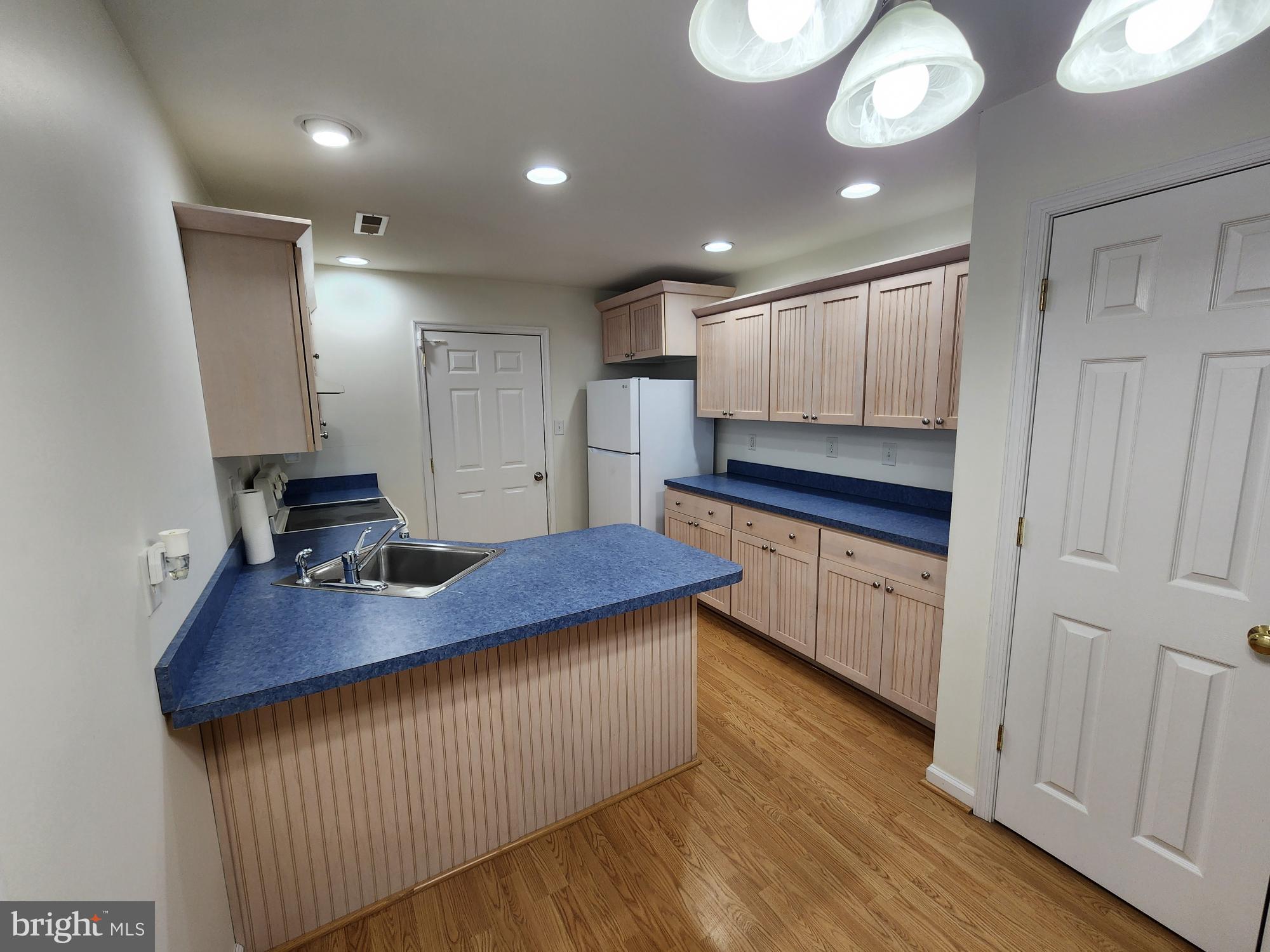 PEMBROKE GROVE - Residential