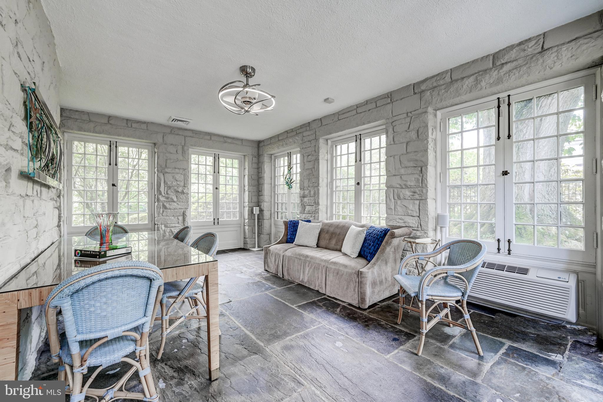 GUILFORD - Residential