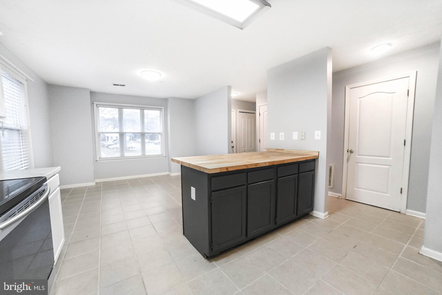 PICKETTS HARBOR - Residential