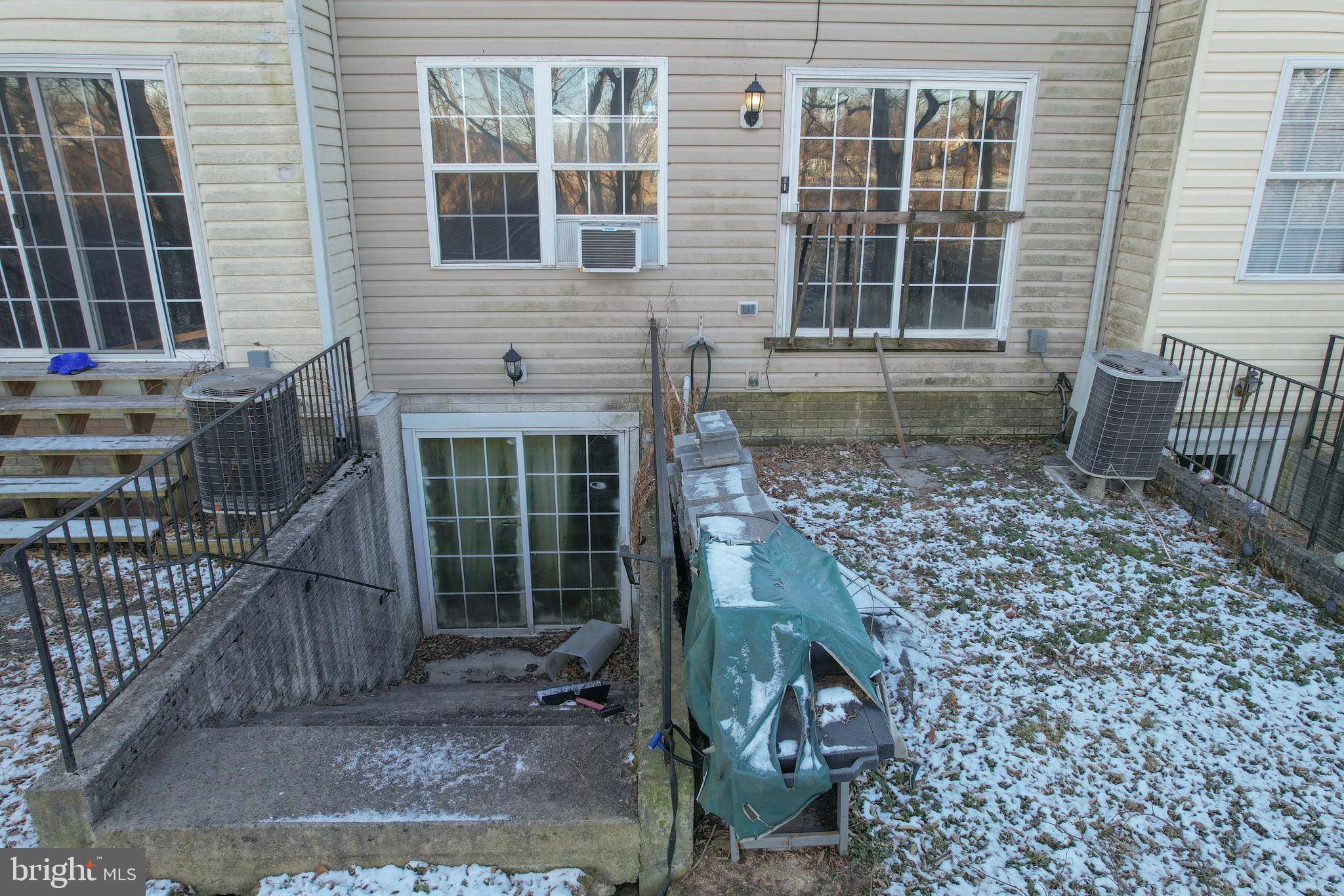 BUNKER HILL TOWNHOMES - Residential