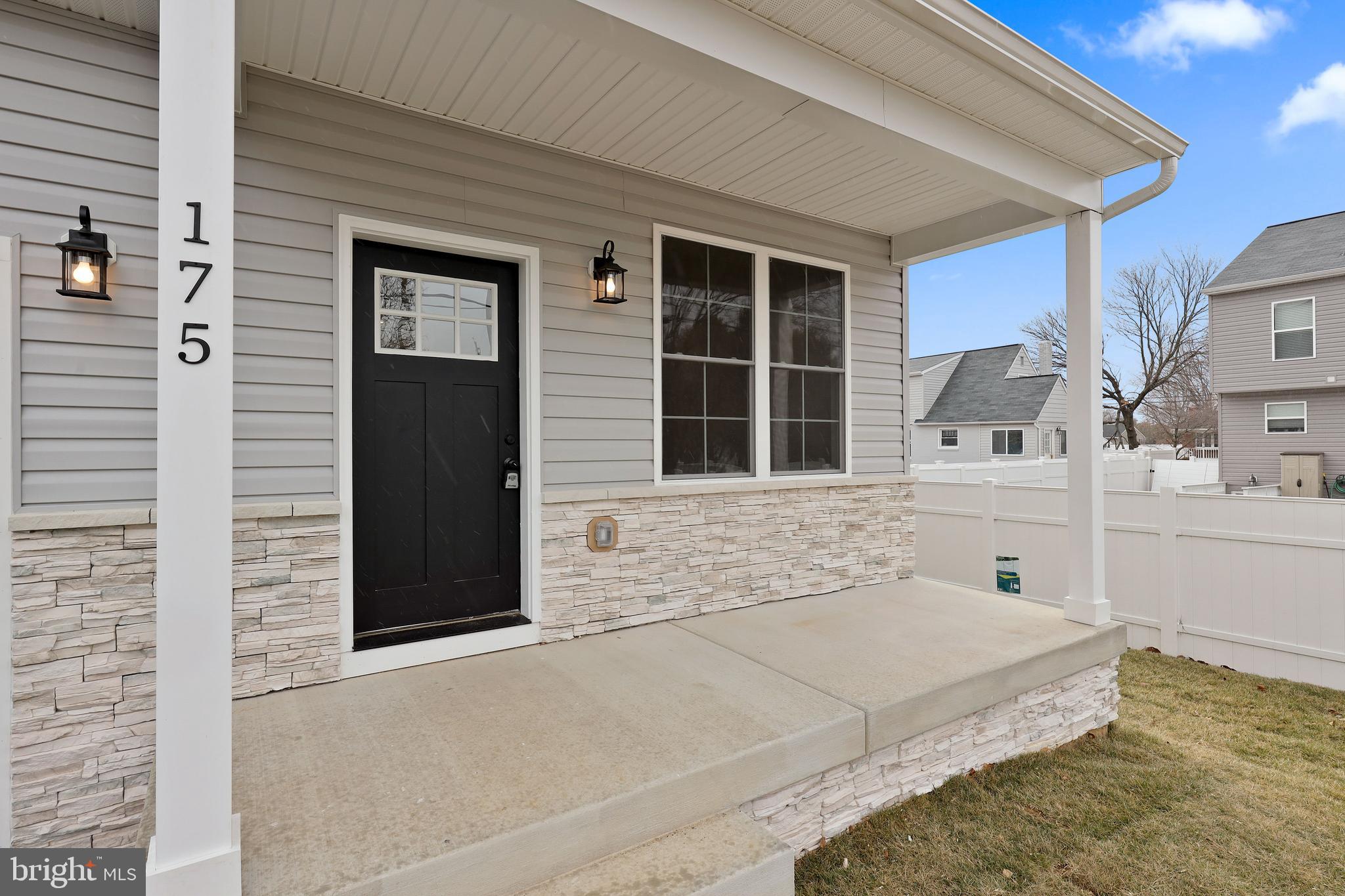 RIVIERA BEACH - Residential