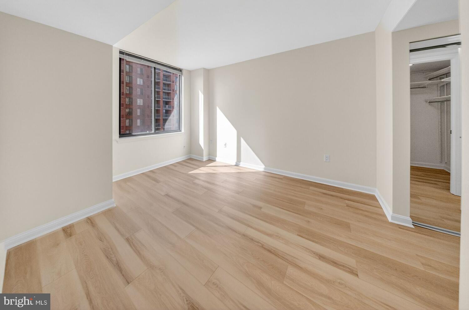 GALLERY AT WHITE FLINT - Residential