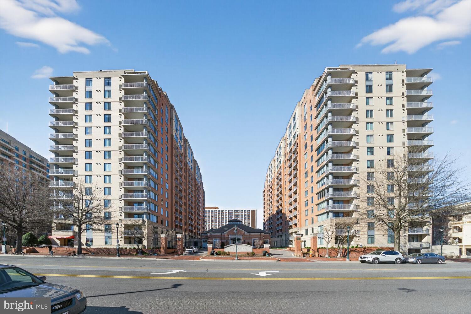GALLERY AT WHITE FLINT - Residential