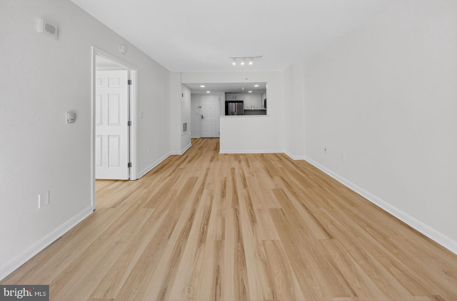 GALLERY AT WHITE FLINT - Residential