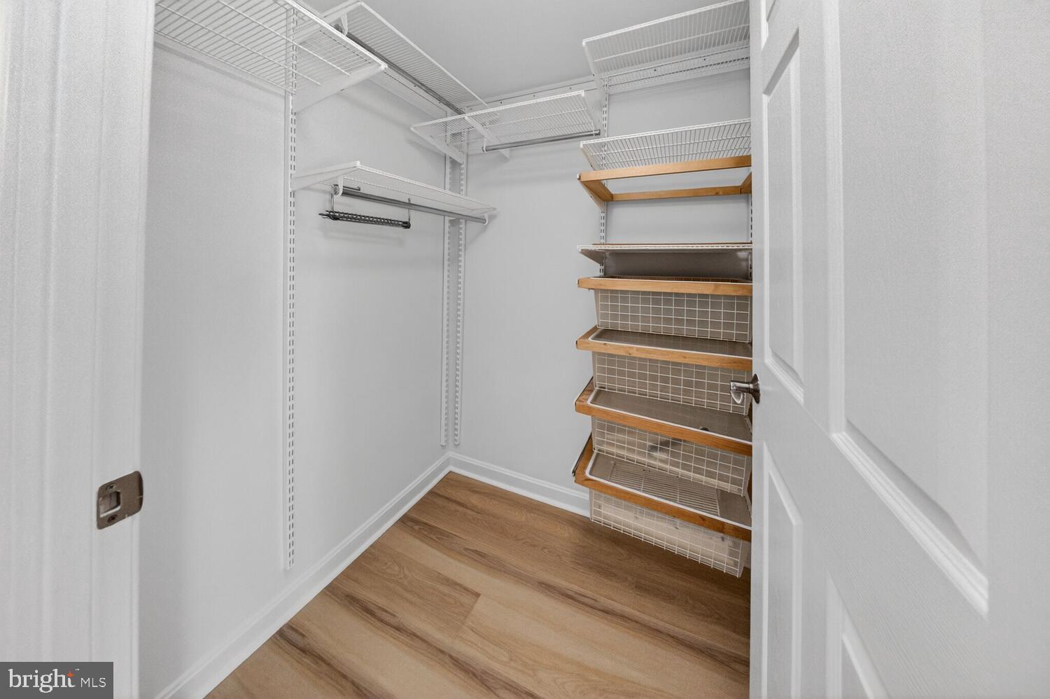 GALLERY AT WHITE FLINT - Residential