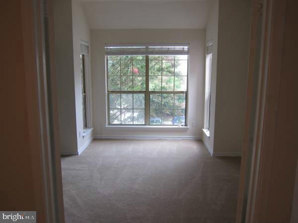 PENDERBROOK SQUARE CONDOMINIUMS - Residential Lease