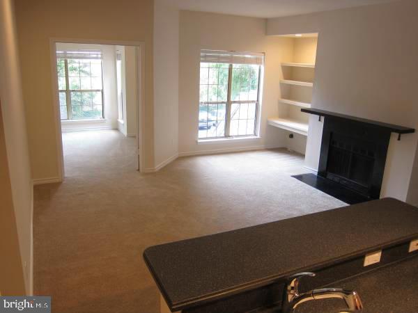 PENDERBROOK SQUARE CONDOMINIUMS - Residential Lease