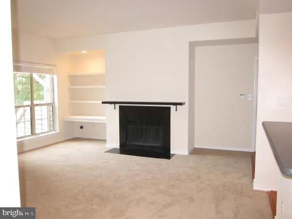 PENDERBROOK SQUARE CONDOMINIUMS - Residential Lease