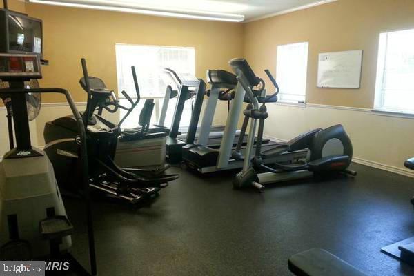 PENDERBROOK SQUARE CONDOMINIUMS - Residential Lease