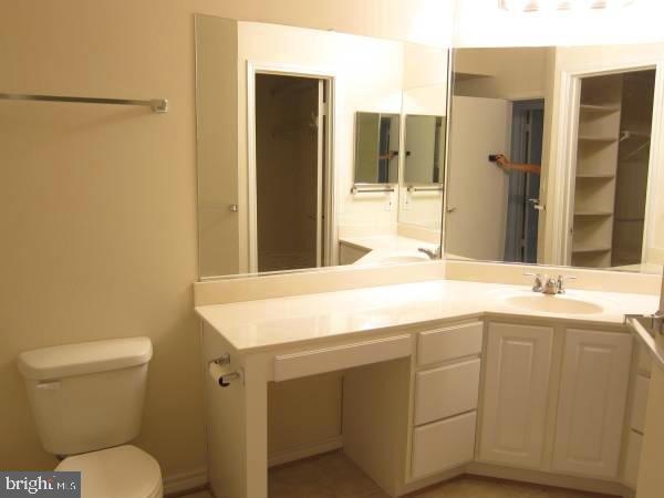 PENDERBROOK SQUARE CONDOMINIUMS - Residential Lease