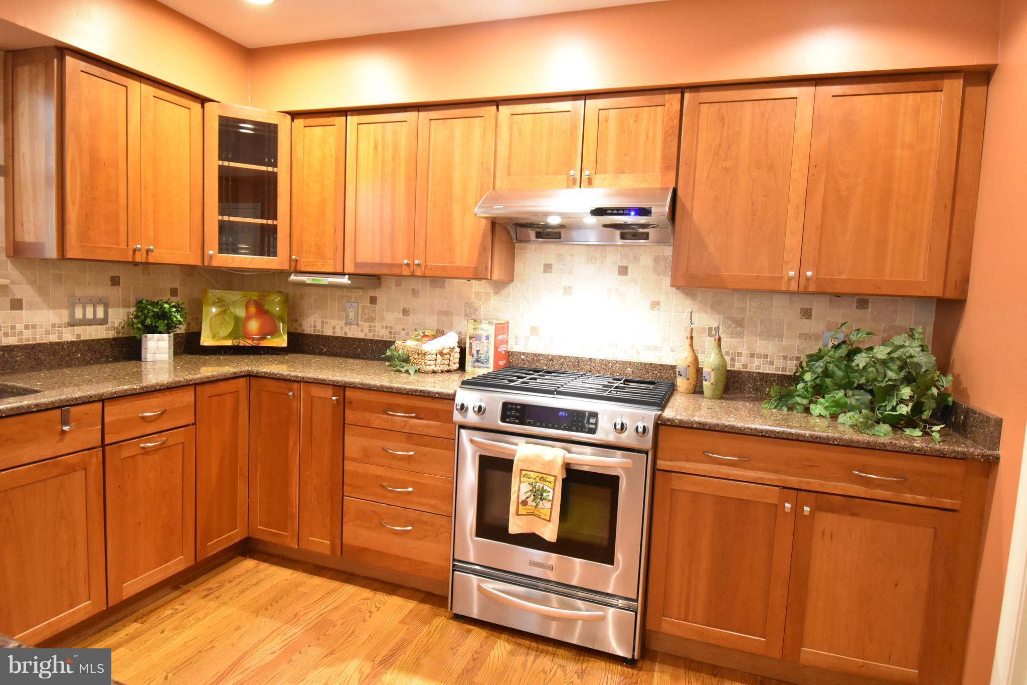 VALEWOOD AT HAMPTON GARDENS - Residential