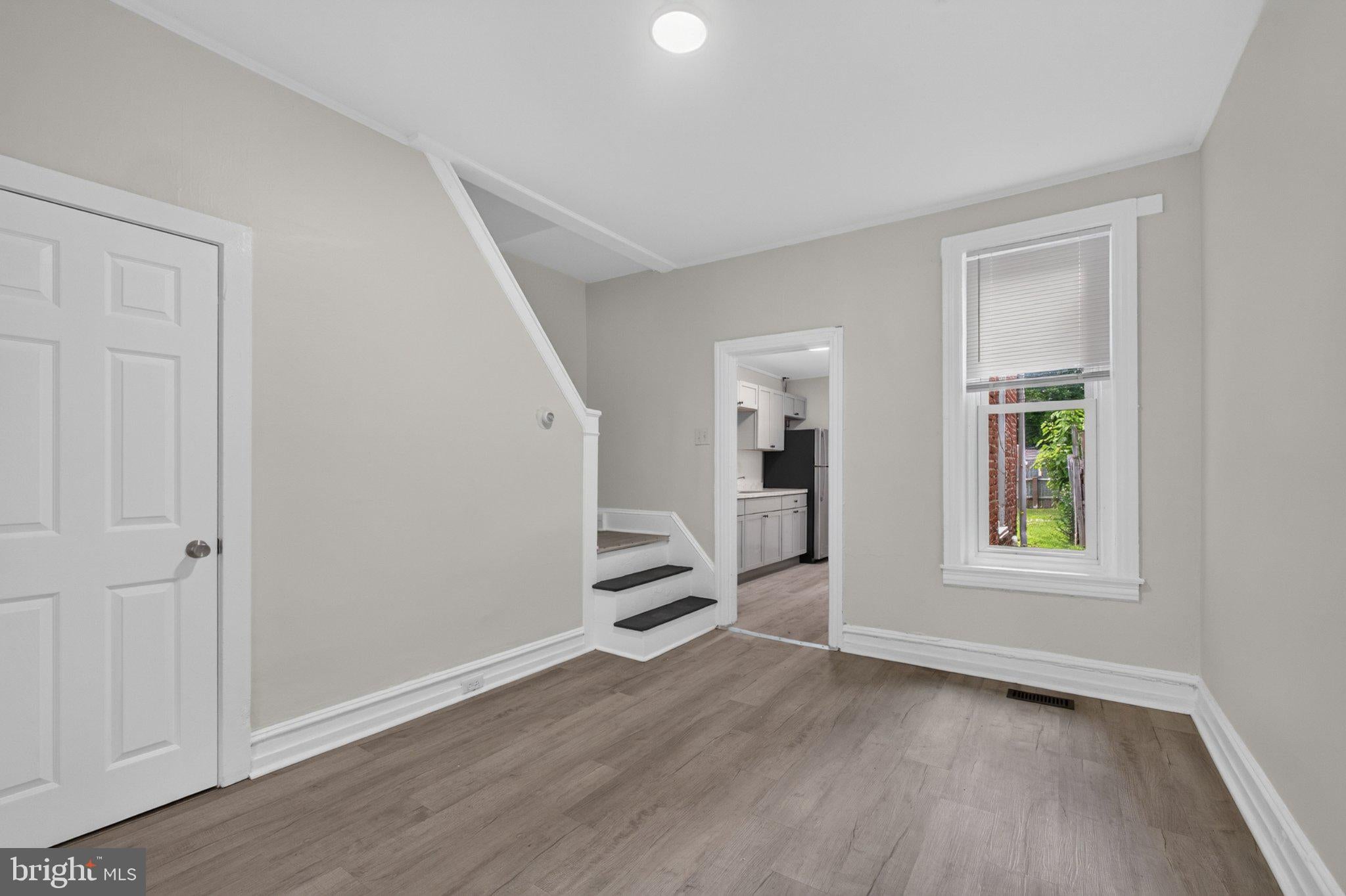 109 N WARREN STREET