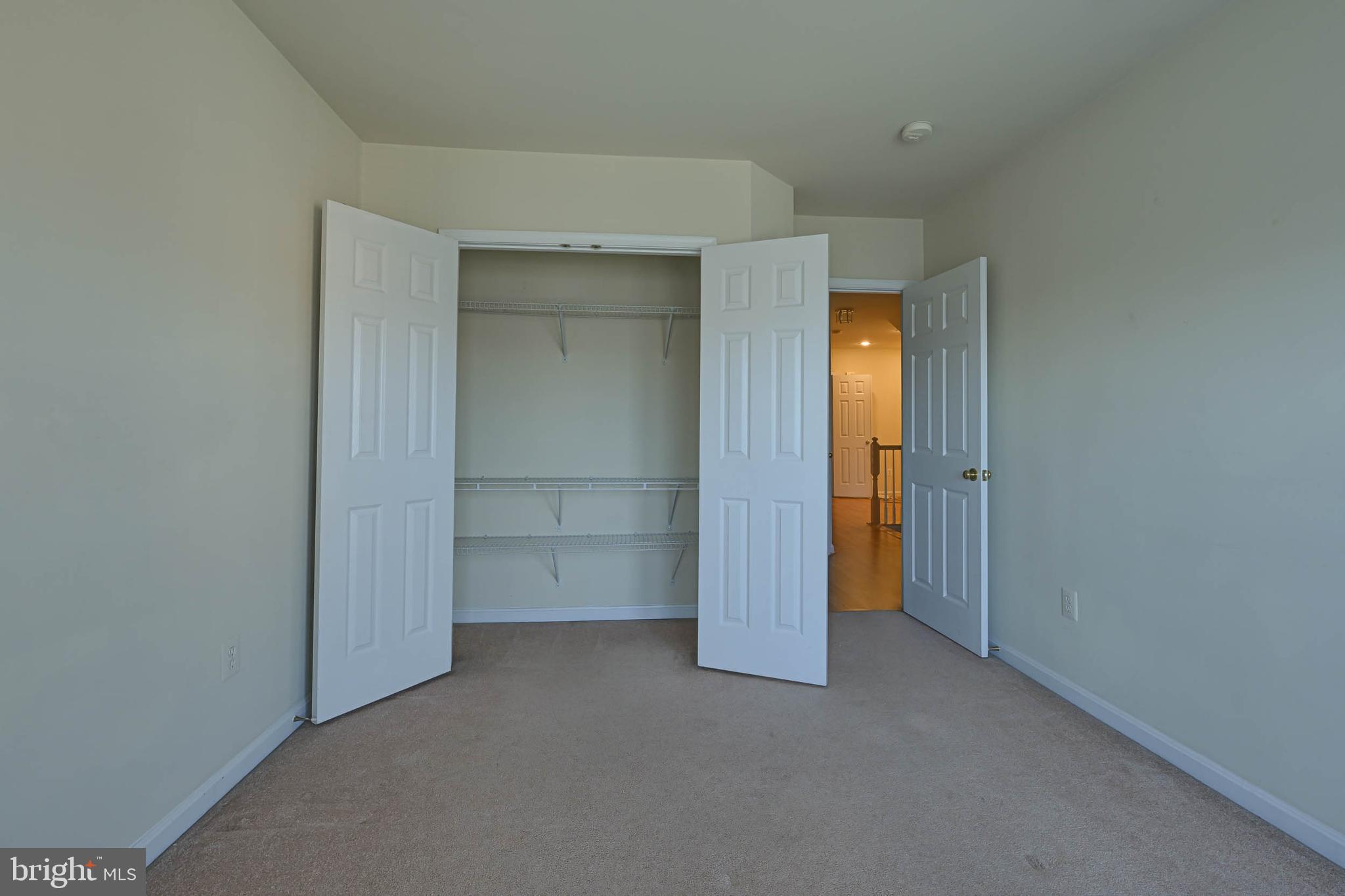 KING FARM WATKINS POND - Residential Lease