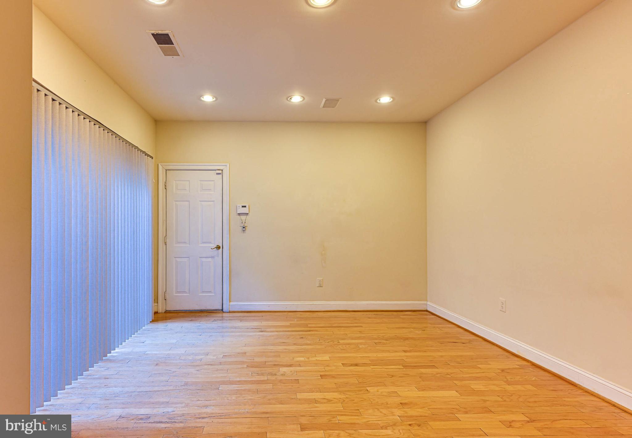 KING FARM WATKINS POND - Residential Lease