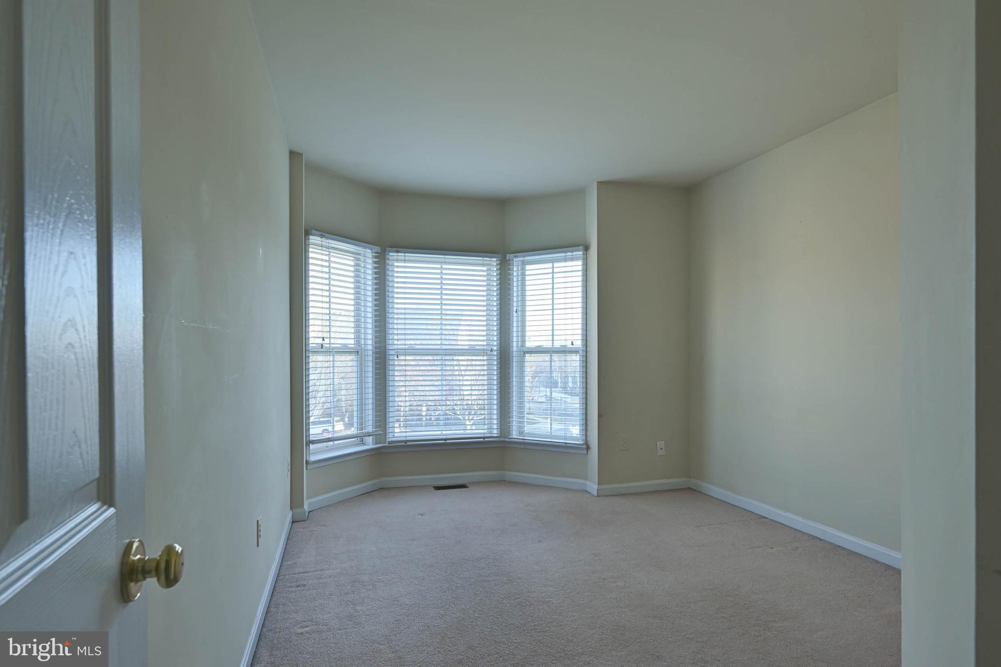 KING FARM WATKINS POND - Residential Lease