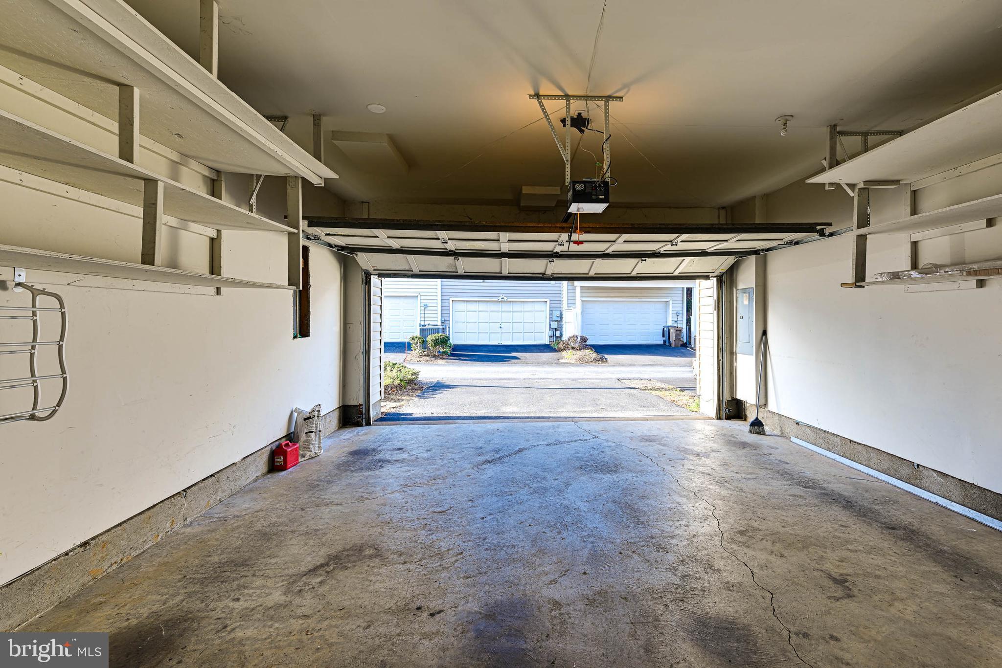 KING FARM WATKINS POND - Residential Lease