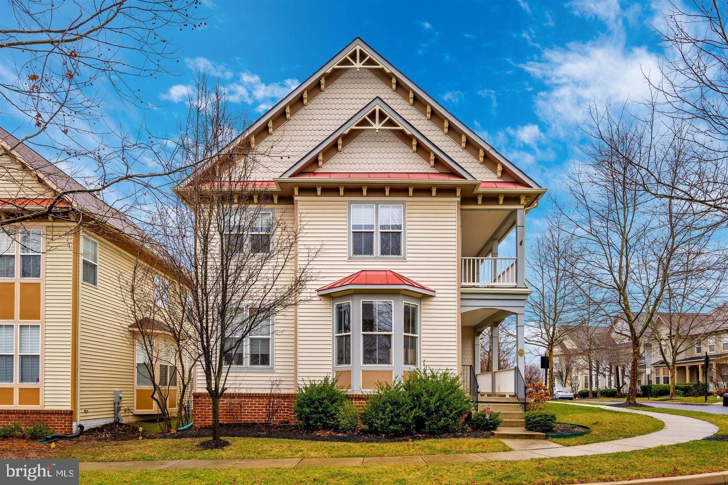 URBANA HIGHLANDS - Residential Lease