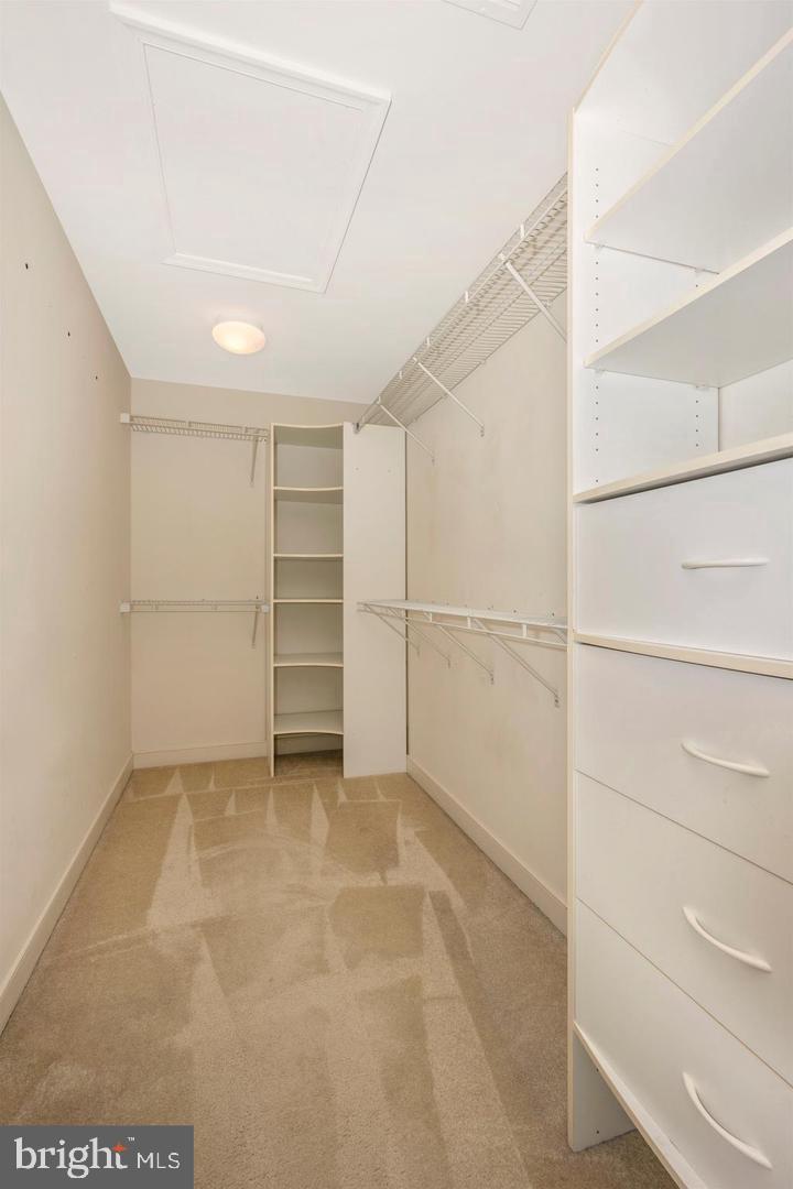 URBANA HIGHLANDS - Residential Lease