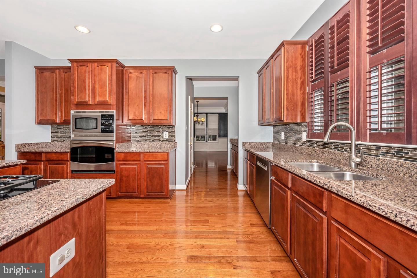 URBANA HIGHLANDS - Residential Lease