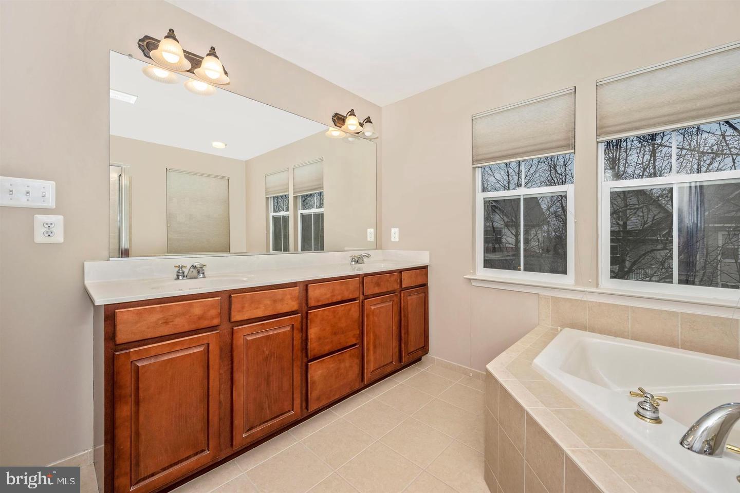 URBANA HIGHLANDS - Residential Lease