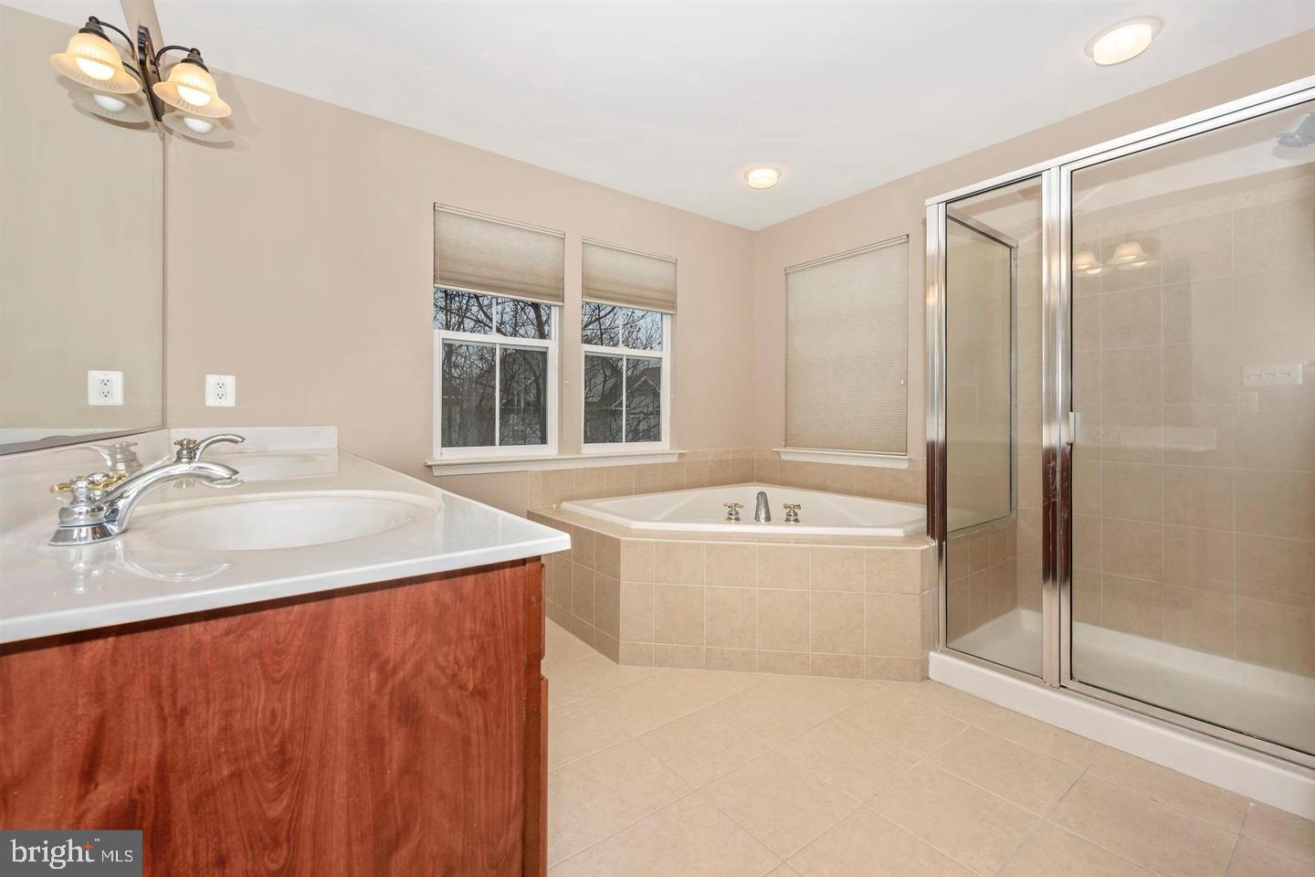 URBANA HIGHLANDS - Residential Lease