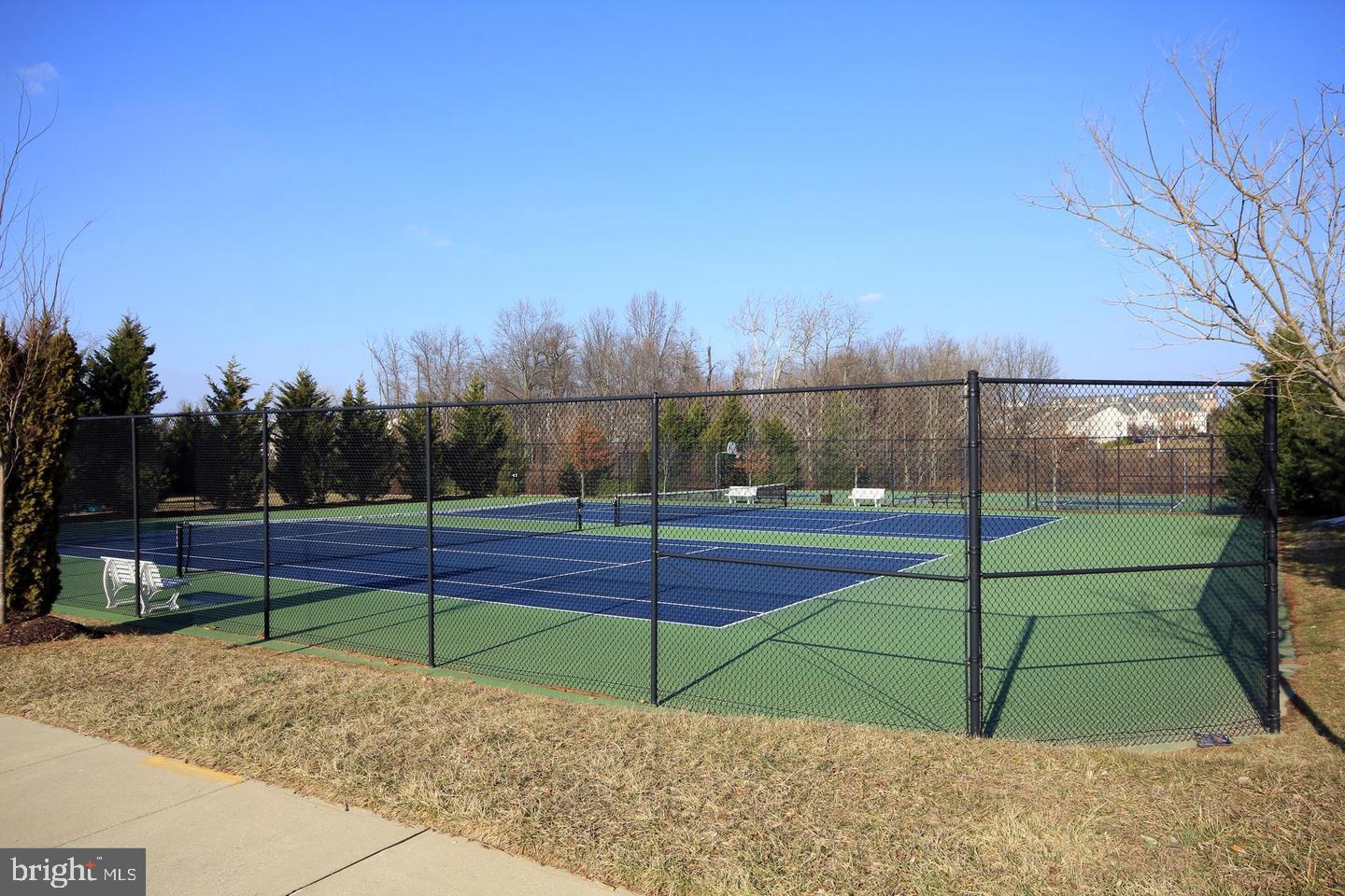 URBANA HIGHLANDS - Residential Lease