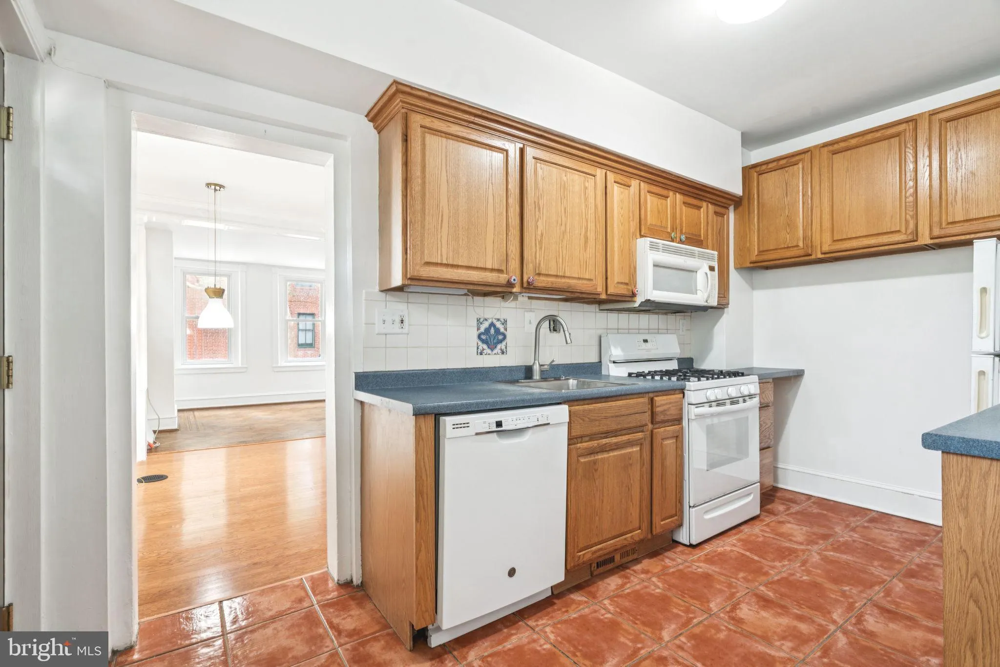 Philadelphia, Pennsylvania 19146, United States, 2 Bedrooms Bedrooms, ,1 BathroomBathrooms,Residential,Active,187404