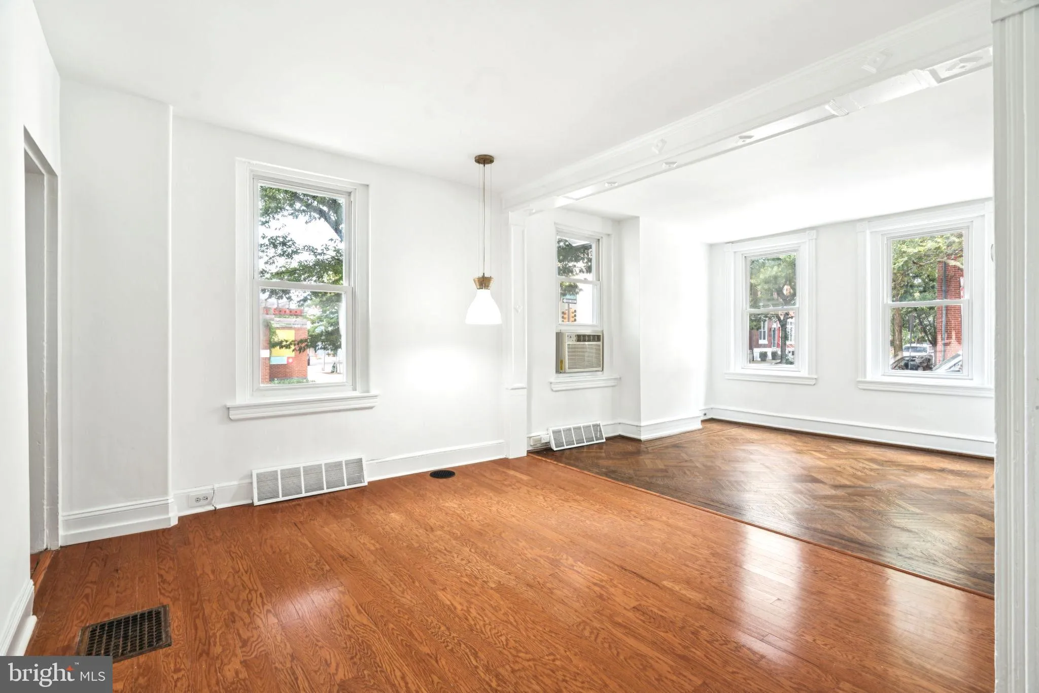 Philadelphia, Pennsylvania 19146, United States, 2 Bedrooms Bedrooms, ,1 BathroomBathrooms,Residential,Active,187404