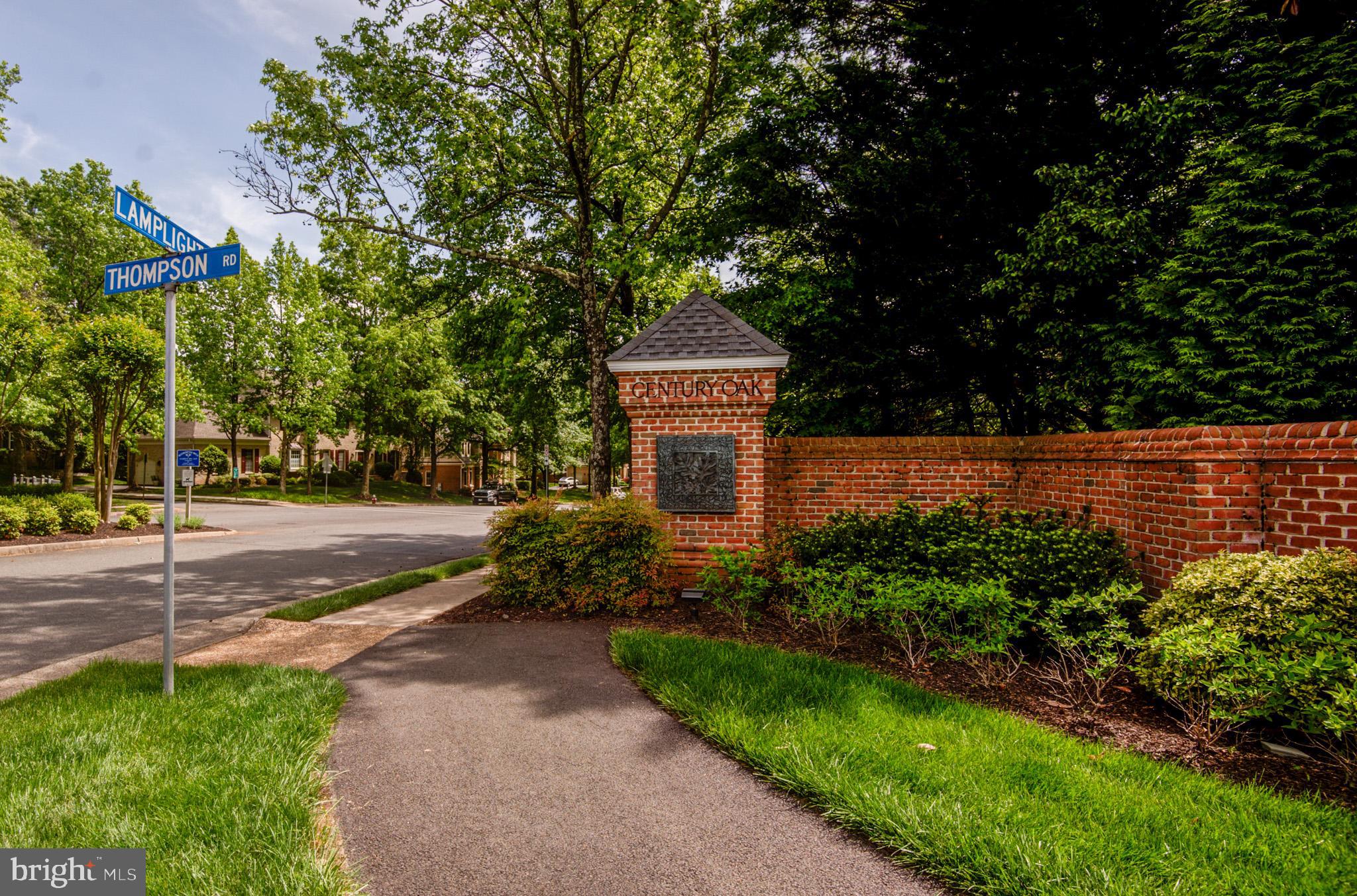 CENTURY OAK - Residential