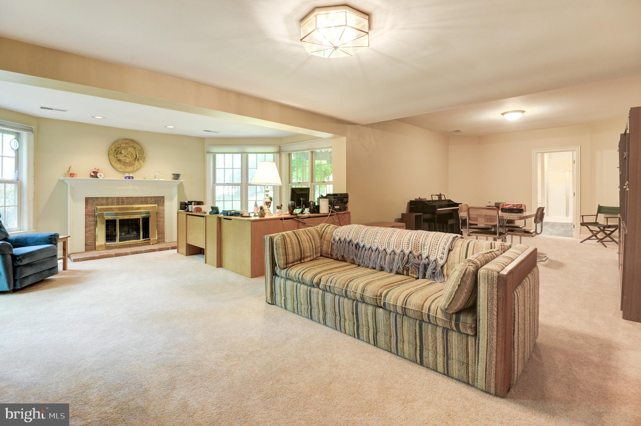 CENTURY OAK - Residential