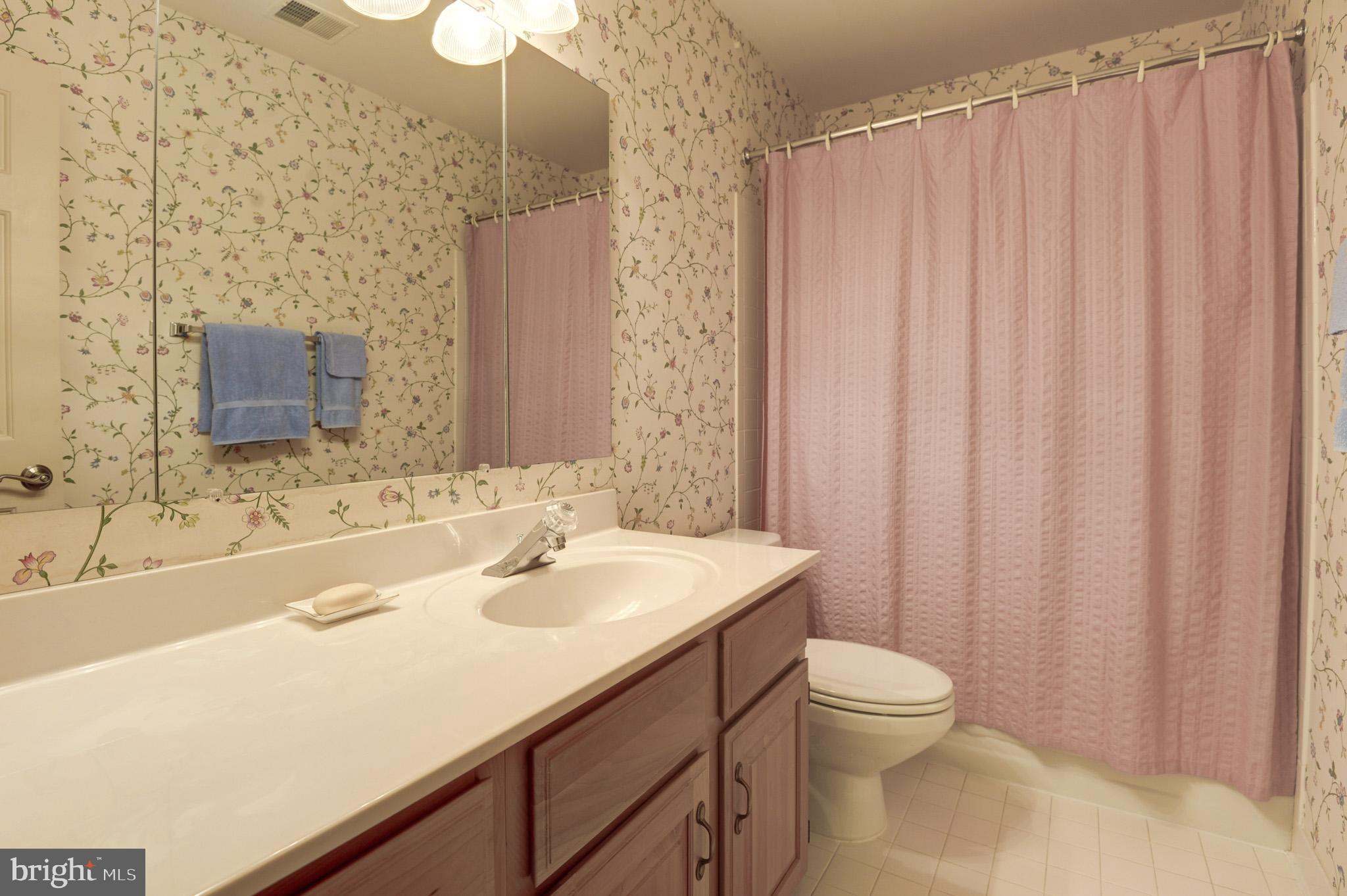 CENTURY OAK - Residential