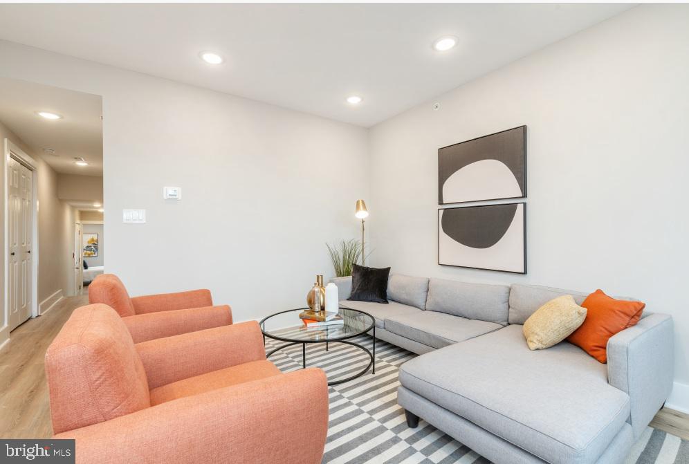 2825 W GIRARD AVENUE UNIT 301