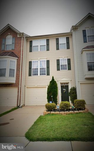 RIVERSIDE STATION - Residential Lease