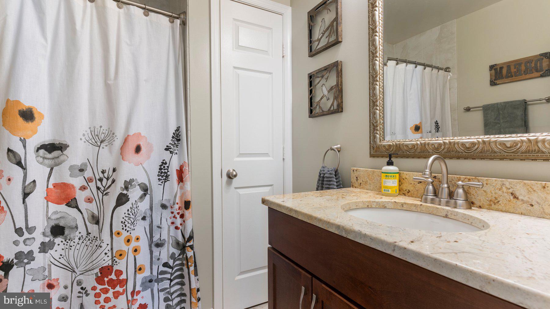 HAMPSHIRE - Residential