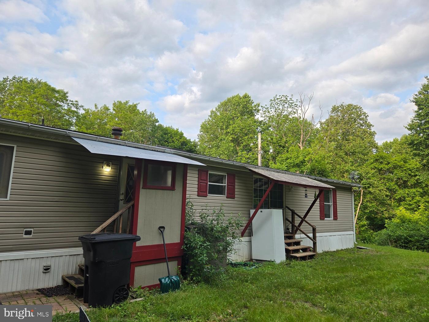 76 POWERLINE ROAD