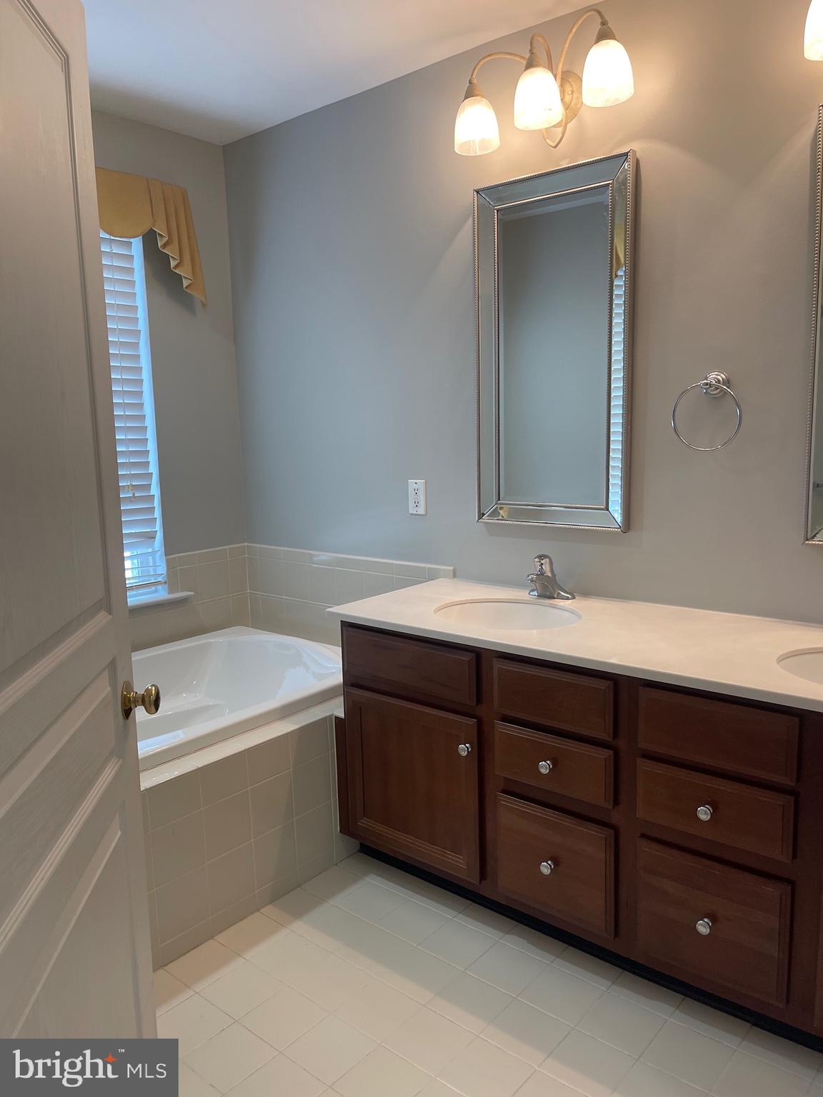 WINDSOR RIDGE - Residential Lease