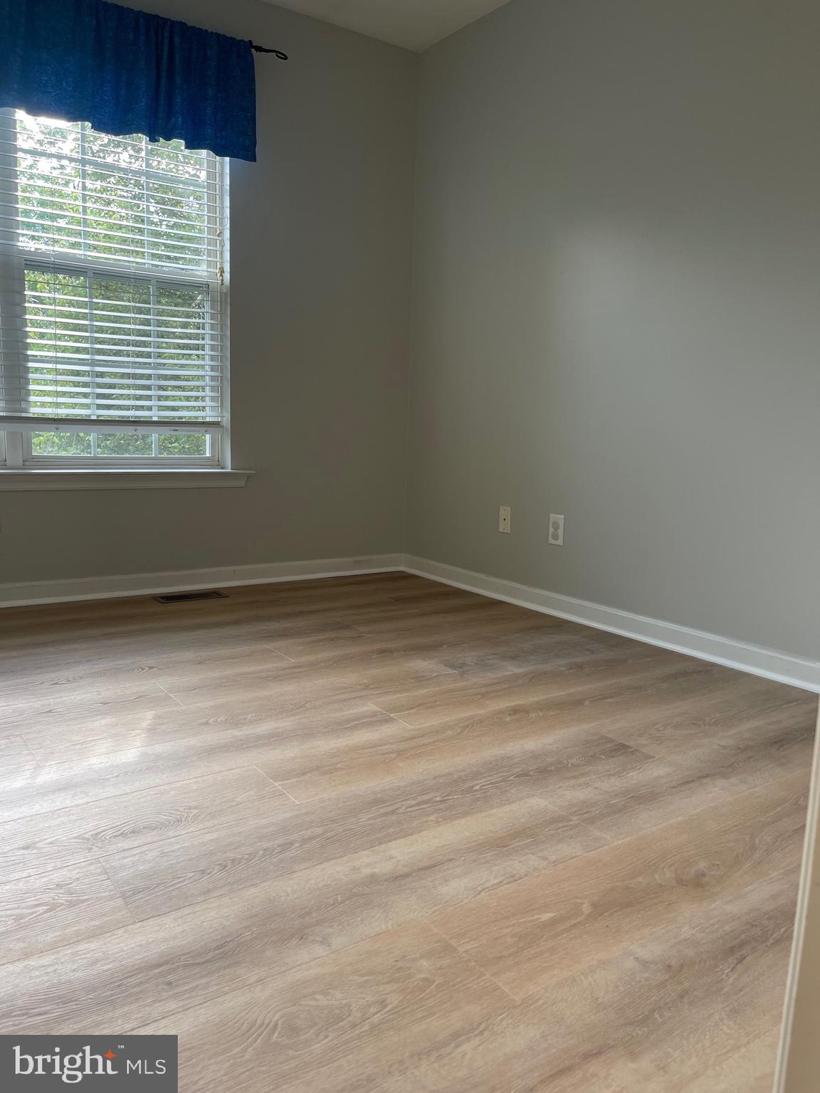 WINDSOR RIDGE - Residential Lease