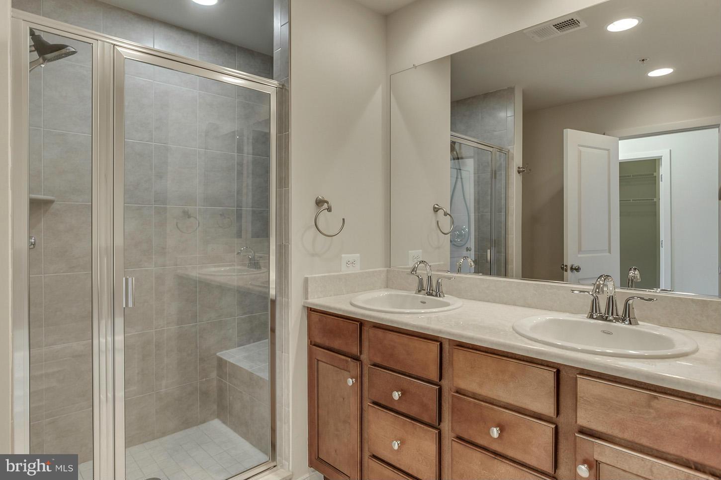 DEL RAY - Residential Lease